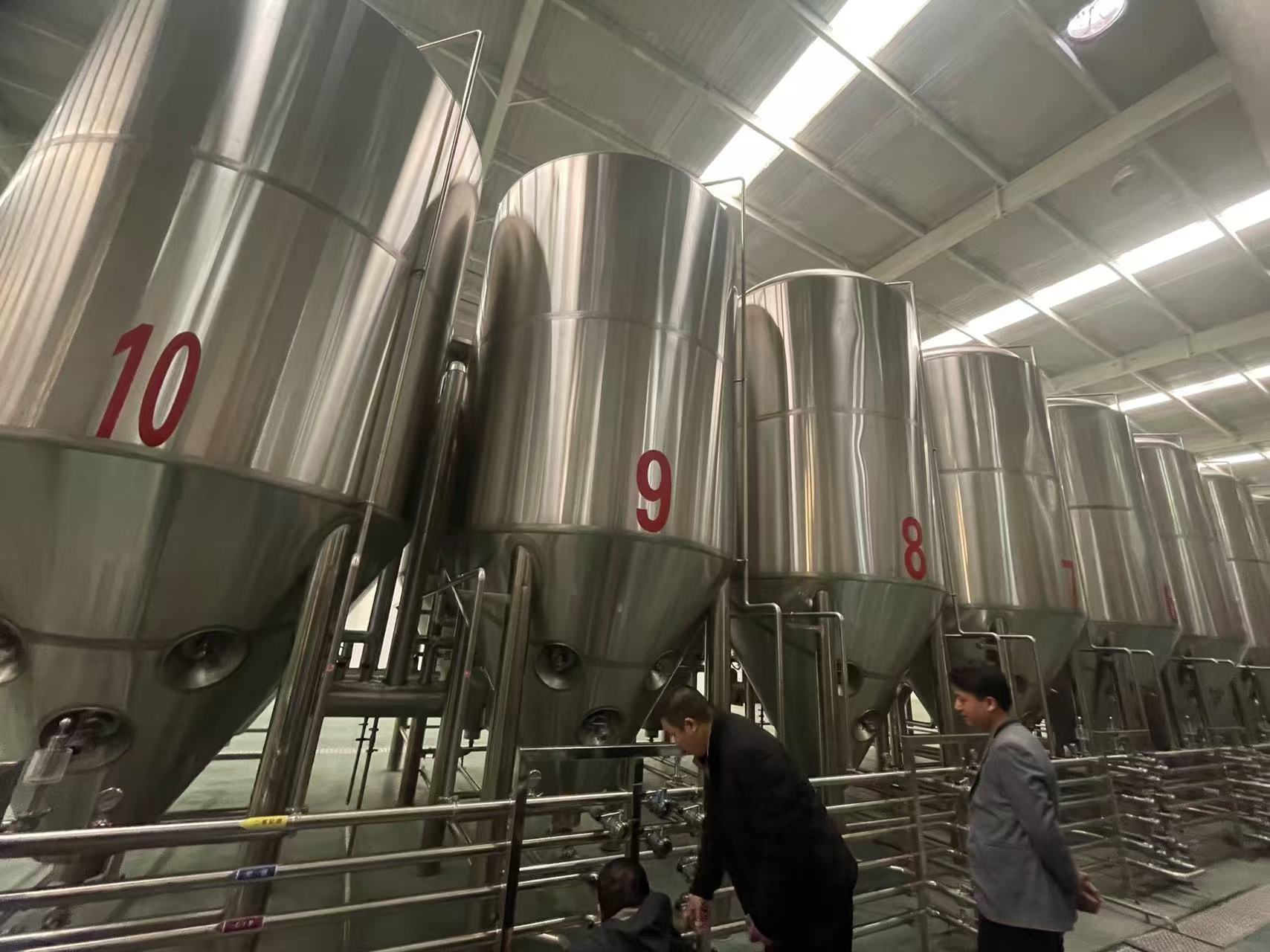 仙居精酿啤酒设备厂—平面布置、设备设计、制造、调试、培训等一条龙服务